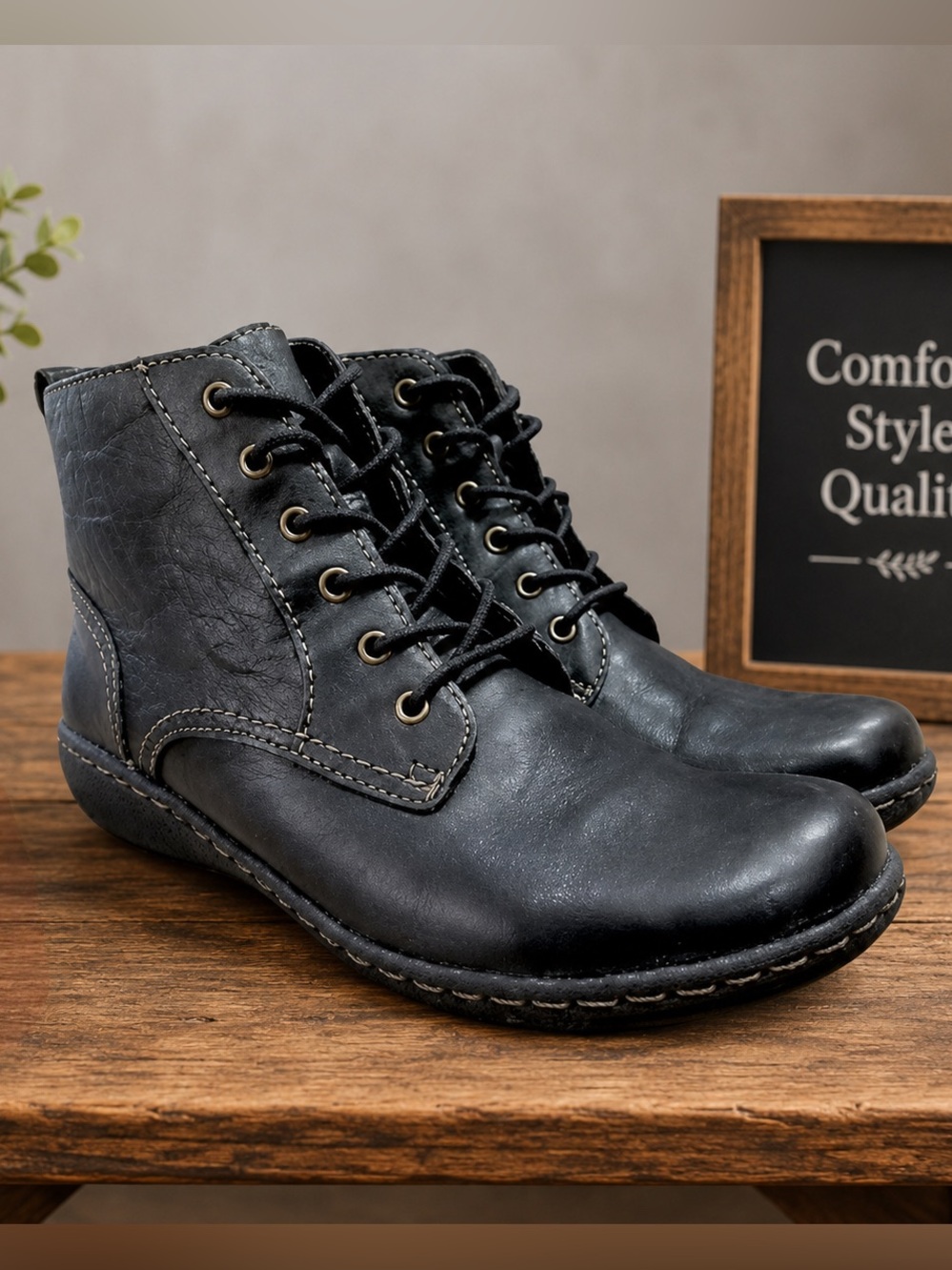Clarks Bendables Black Leather Combat Ankle Boots Size 7.5